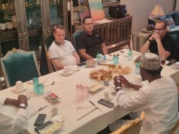 DINER OFFERT PAR LE PRESIDENT BAYE CISS LA RYAD, SA RESIDENCE PRIVEE A SON EXCELLENCE L'AMBASSADEUR D'ALGERIE